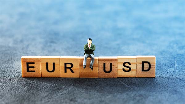 MUFG Naikkan Proyeksi Pasangan Mata Uang EUR/USD Hingga Tahun 2026